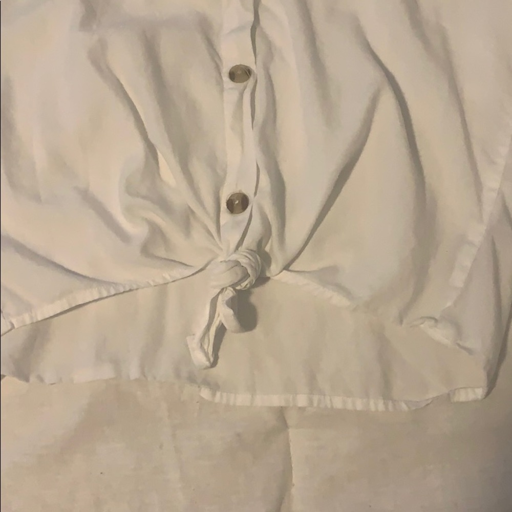 White blouse - Picture 4 of 6